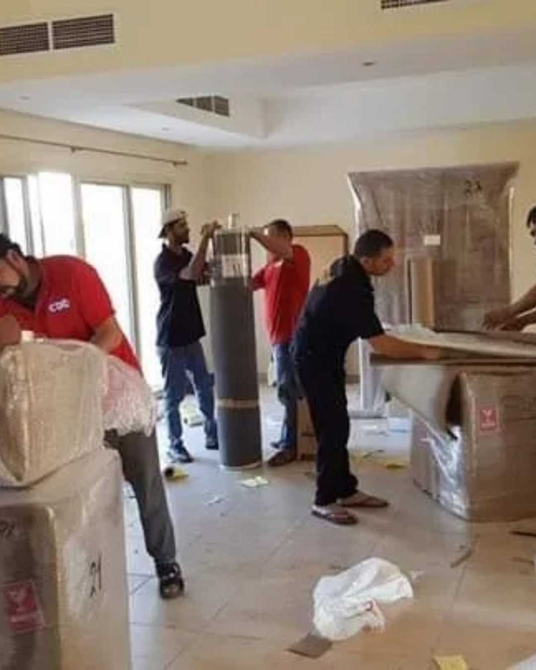 نقل الأثاث بسيارات مجهزة